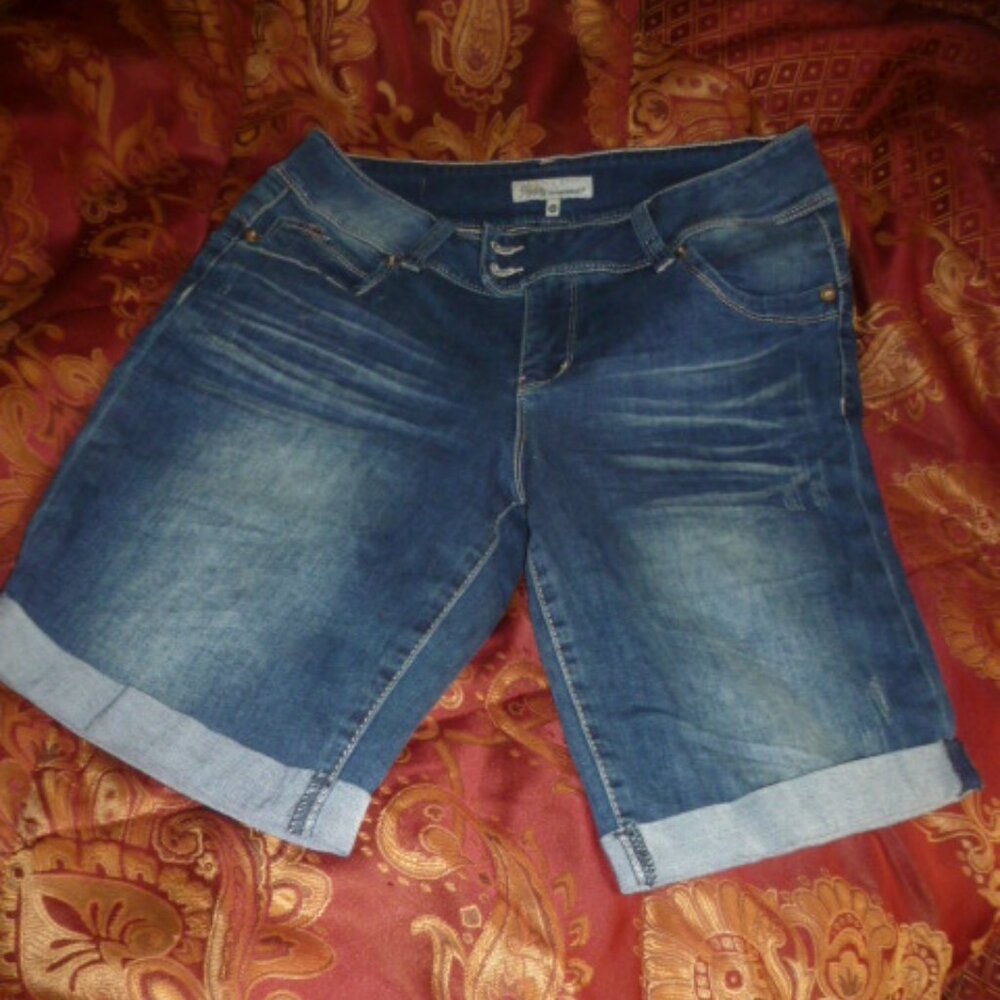 Royalty For Me WannaBettaButt High-Rise Cuffed Jean Shorts | Size 10